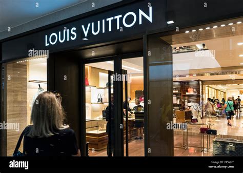 louis vuitton shop italien|buying louis vuitton in italy.